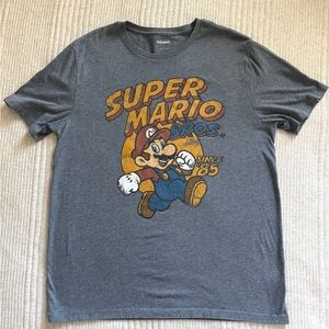 Sz L - Super Mario Bros. Since ‘85 Gray Old Navy Shirt